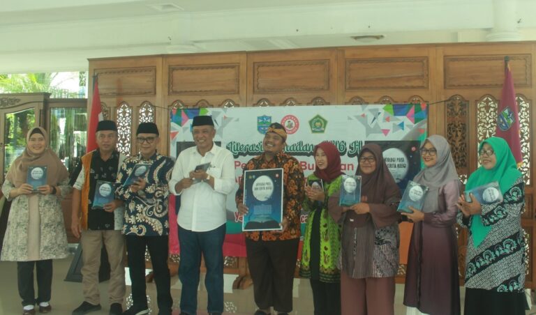 ULANG TAHUN KE-9 YRBK LUNCURKAN BUKU KE-79
